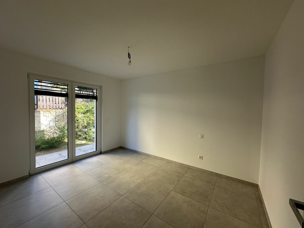 Nuovo e moderno appartamento di 3.5 locali con giardino privato e terrazza Mendrisio Arzo