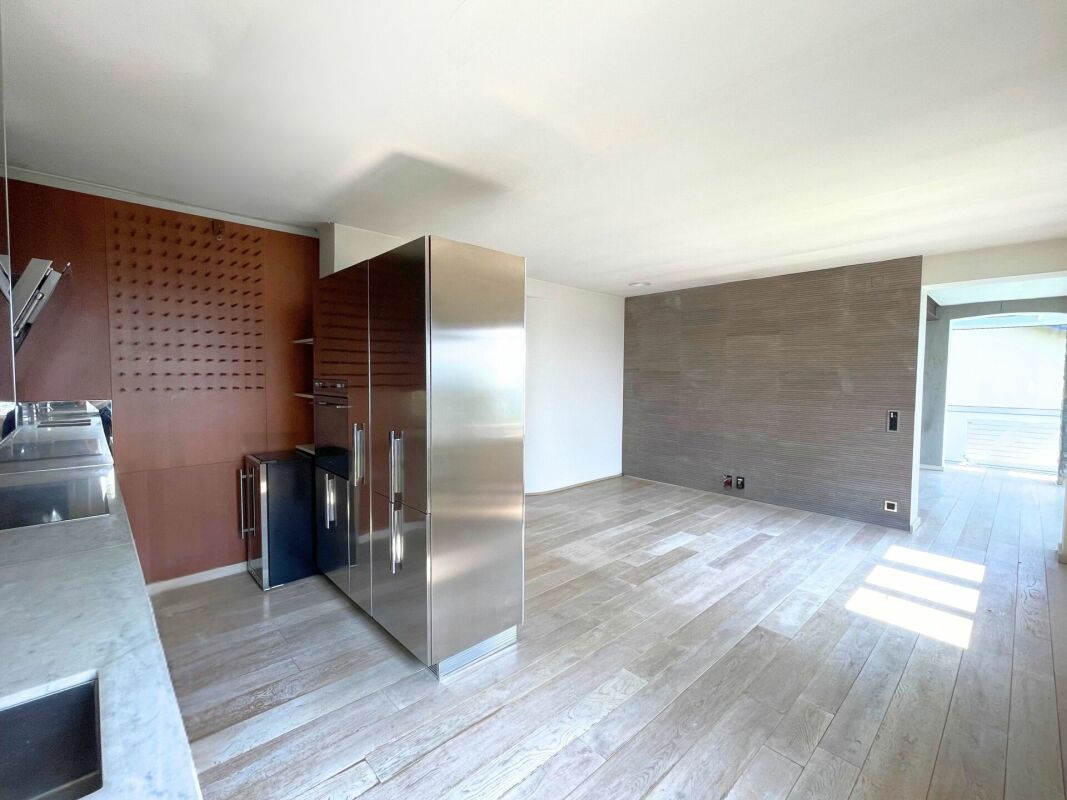 Casa unifamiliare ristrutturata con giardino e vista panoramica