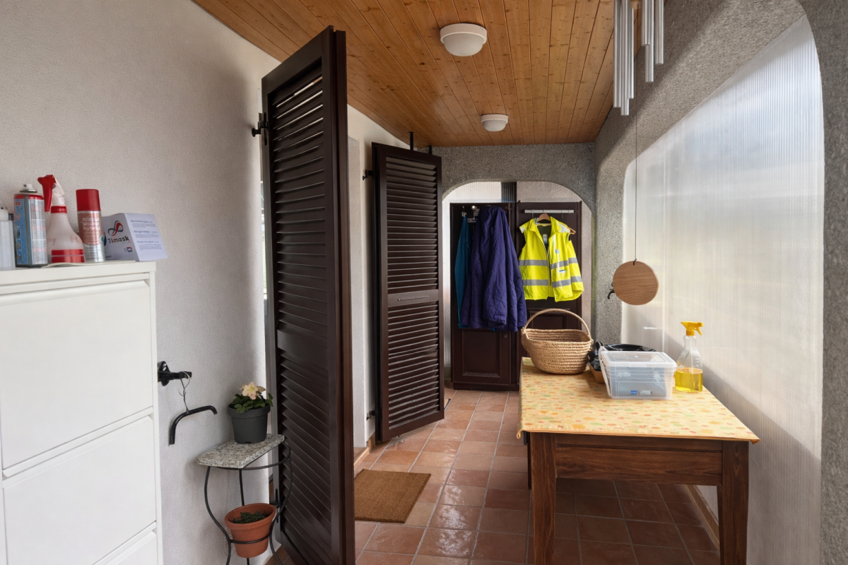Casa unifamiliare con rustico, ampio giardino e piazzale privato