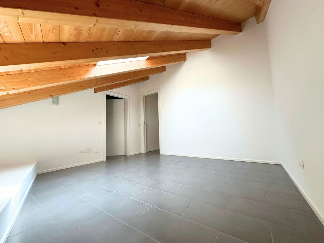 Caratteristico appartamento duplex di 3.5 locali, ultimo piano