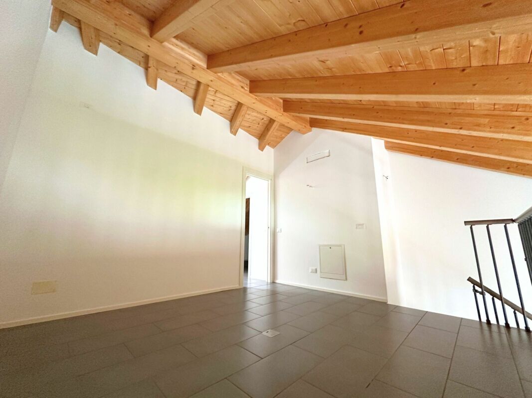 Caratteristico appartamento duplex di 3.5 locali, ultimo piano