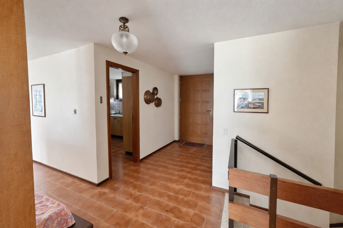 Casa unifamiliare con giardino e vista aperta