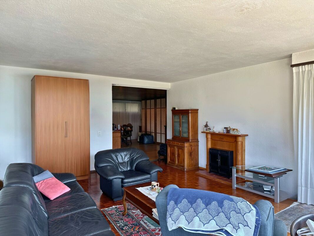 Interessante appartamento di 5.5 locali con grande terrazza e splendida vista lago