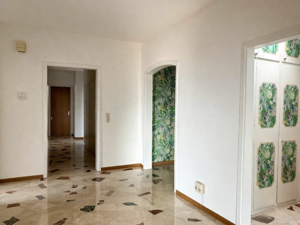 Grande e luminoso appartamento di 5.5 locali, ultimo piano, vista aperta 10