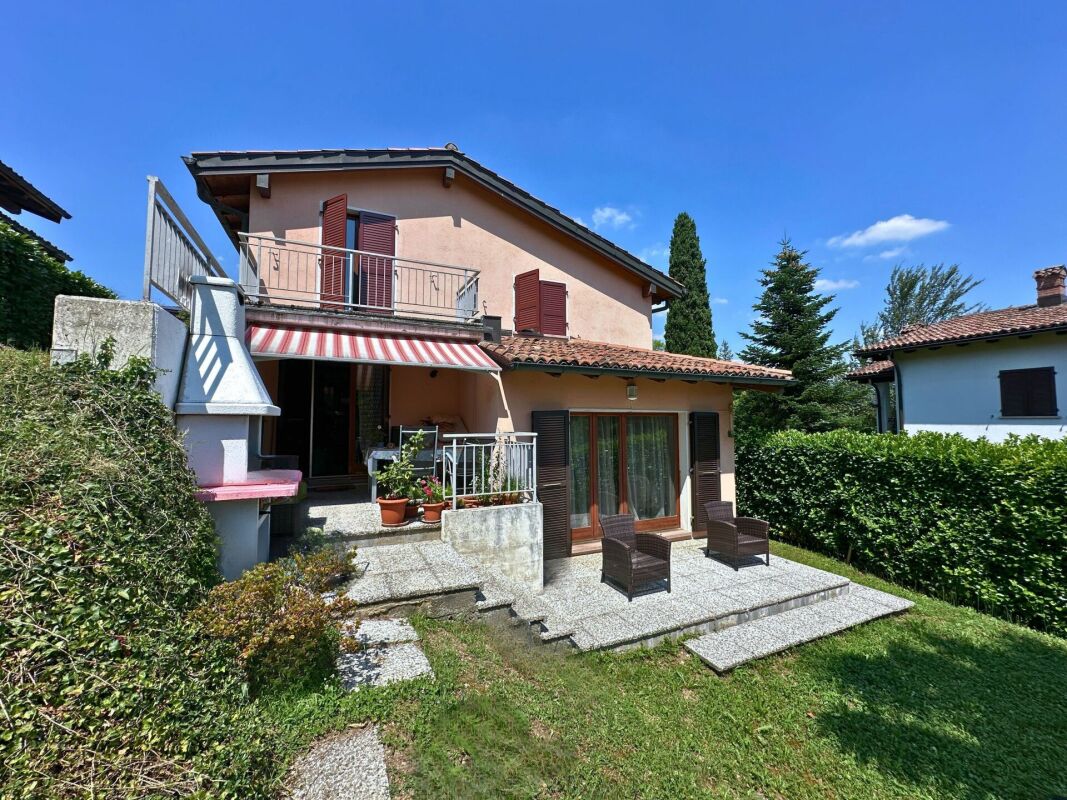 Casa unifamiliare nel verde a Stabio