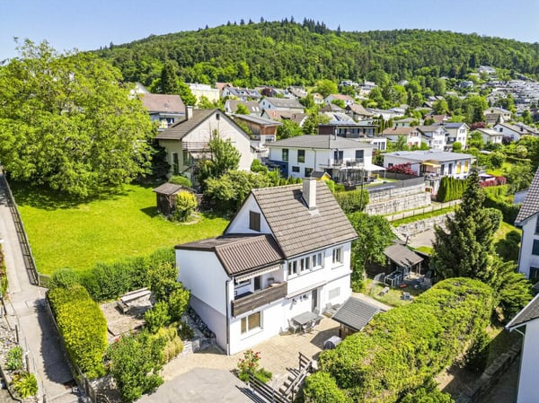 IHR WOHNTRAUM MIT AUSBAU- ODER ERWEITERUNGSPOTENZIAL AN TOP LAGE IN BERINGEN 37