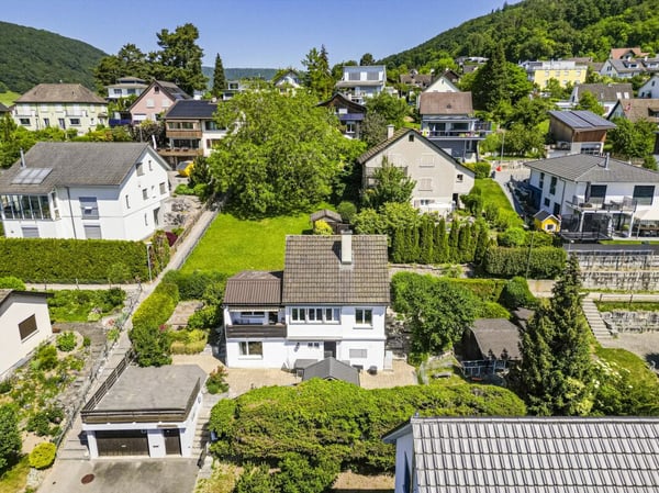 IHR WOHNTRAUM MIT AUSBAU- ODER ERWEITERUNGSPOTENZIAL AN TOP LAGE IN BERINGEN 2