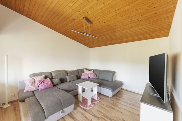 IHR WOHNTRAUM MIT AUSBAU- ODER ERWEITERUNGSPOTENZIAL AN TOP LAGE IN BERINGEN 14