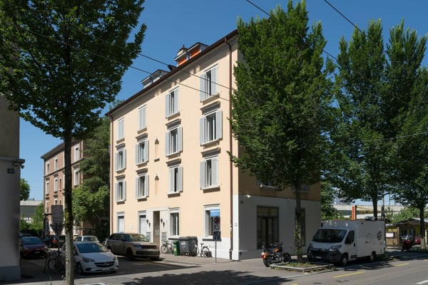 Frisch renovierte 1-Zimmer-Stadtwohnung im Zürcher Kreis 4 8