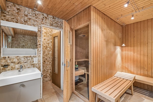 Grosszügiges 6-Zimmer-Einfamilienhaus in Glarus Nord – Wohnen mit Weitblick 17