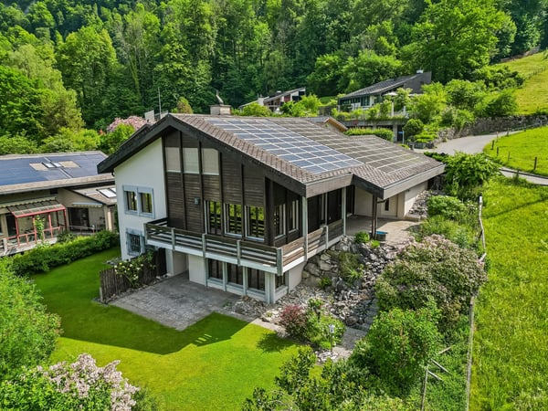 Grosszügiges 6-Zimmer-Einfamilienhaus in Glarus Nord – Wohnen mit Weitblick 1