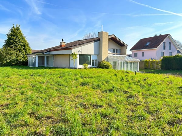 1.5 Zimmer Villa mit umschwung 3