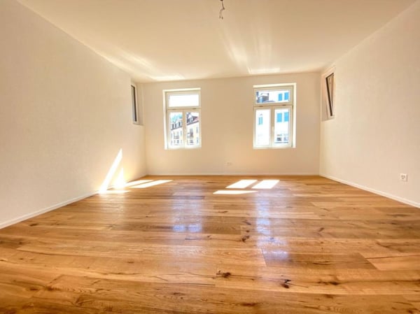 Geräumige 6.5-Zimmer-Wohnung mit Balkon und Weitsicht 6