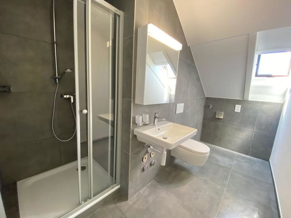 Geräumige 6.5-Zimmer-Wohnung mit Balkon und Weitsicht 4