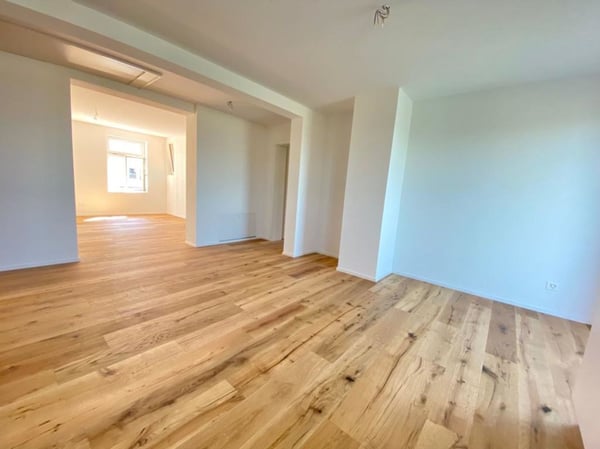 Geräumige 6.5-Zimmer-Wohnung mit Balkon und Weitsicht 3