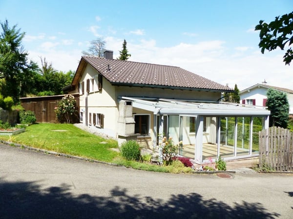 GROSSES EINFAMILIENHAUS MIT POTENZIAL 1