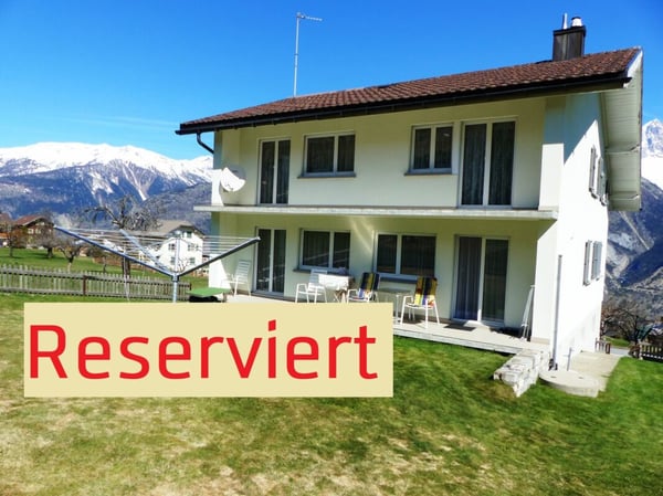 Grosses 9 Zi.- Einfamilienhaus mit viel Potenzial an traumhafter Lage