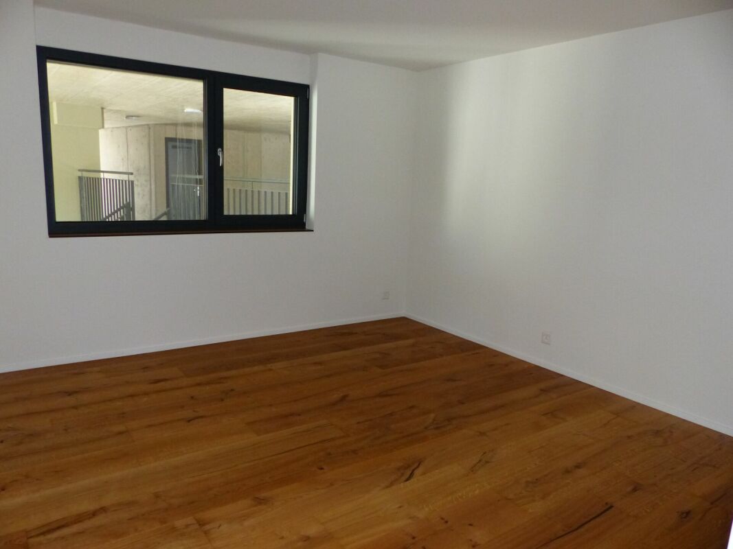 ATTRAKTIVE 4.5 ZIMMER-ATTIKA ZUM MIETEN / NEUBAU