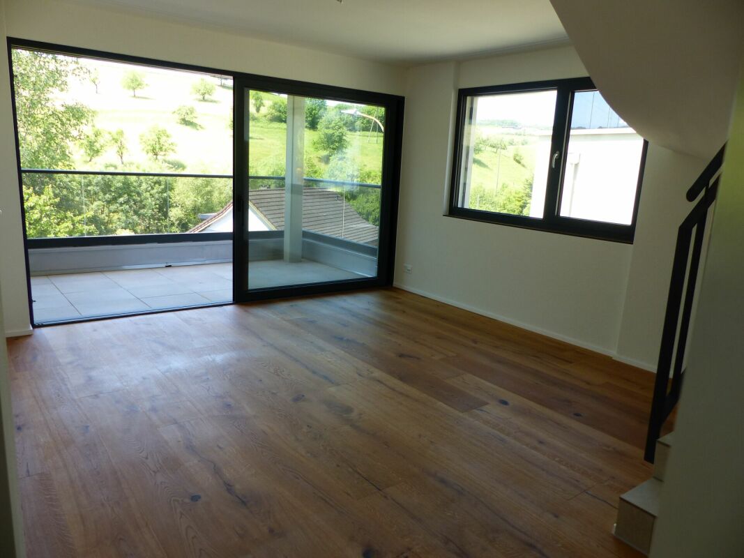 ATTRAKTIVE 4.5 ZIMMER-ATTIKA ZUM MIETEN / NEUBAU