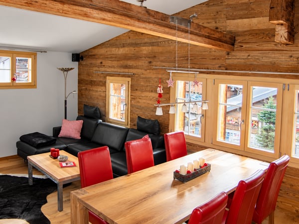 Zermatt pur! Stilvolle 4.5-Zimmer-Ferienwohnung mit Matterhornblick – mitten im Dorf 2
