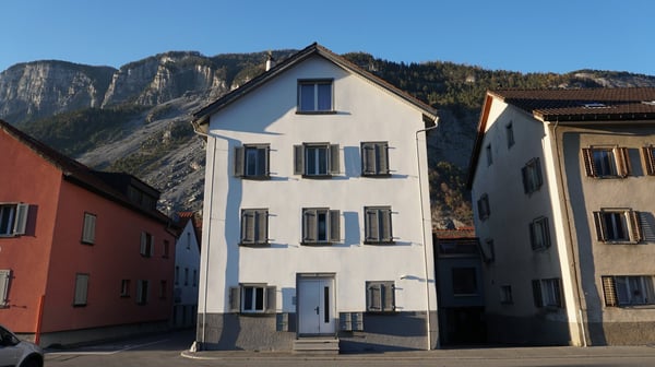 Felsberg - Mehrfamilienhaus mit 5 Wohnungen und Werkstatt/Lager 1