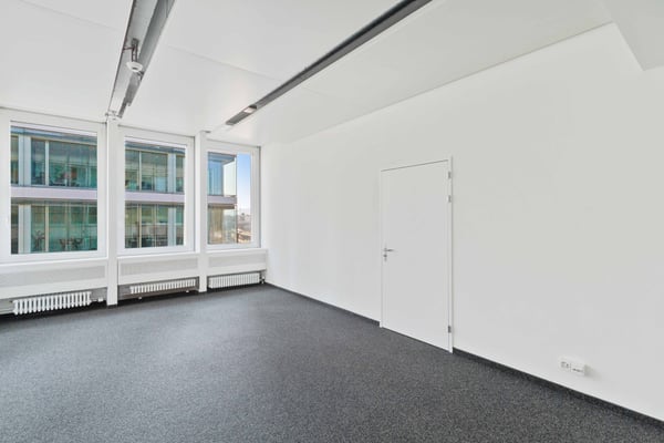 Praktisches Kleinbüro am Bahnhof Glattbrugg 3