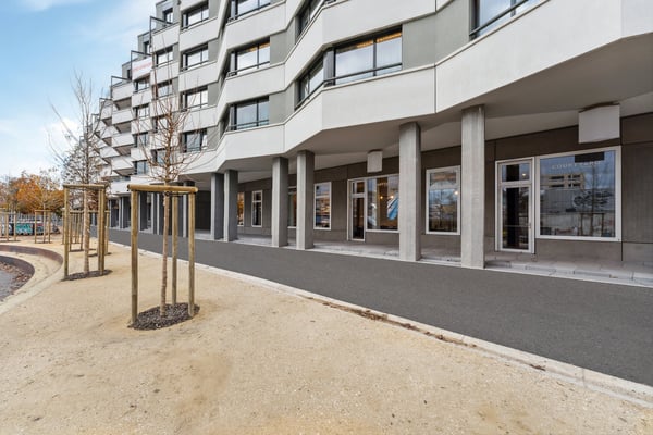 An der Esplanade: Bürofläche mit Balkon und Ausblick 9