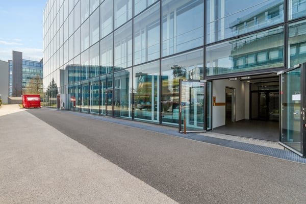 Nachhaltige Büroflächen nahe Flughafen Zürich 11