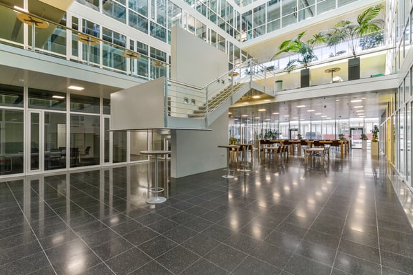 Nachhaltige Büroflächen nahe Flughafen Zürich 9