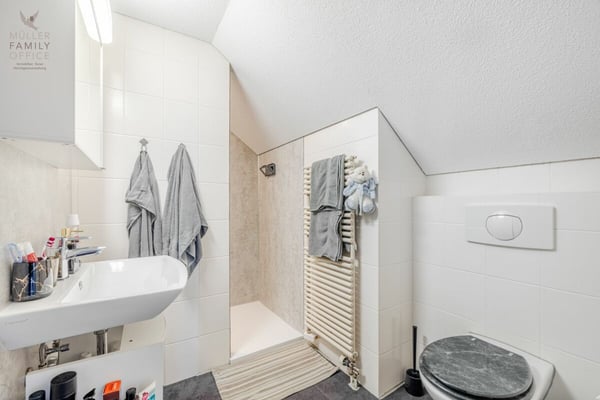Lichtdurchflutete 1 1/2 Zimmer-Dach-Maisonette-Wohnung mit Nähe zur Natur und bester Infrastruktur 13