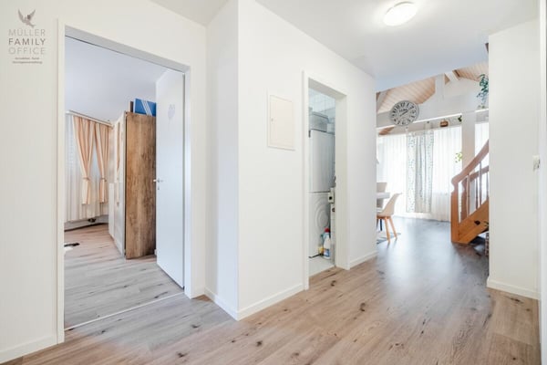 Lichtdurchflutete 1 1/2 Zimmer-Dach-Maisonette-Wohnung mit Nähe zur Natur und bester Infrastruktur 6