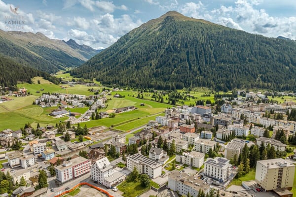 Charmante 1 1/1 Zimmer-Wohnung mit atemberaubendem Panoramablick in der 