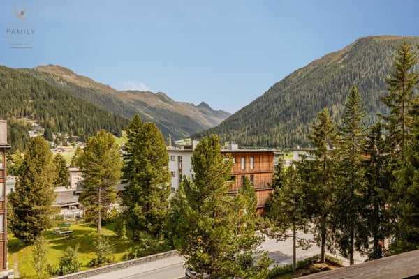 Charmante 1 1/1 Zimmer-Wohnung mit atemberaubendem Panoramablick in der 