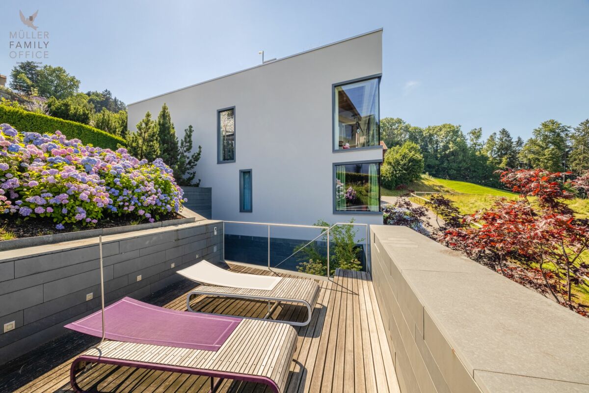 Traumhafte Luxus-Designer-Villa mit fantastischer Seesicht und Einliegerwohnung