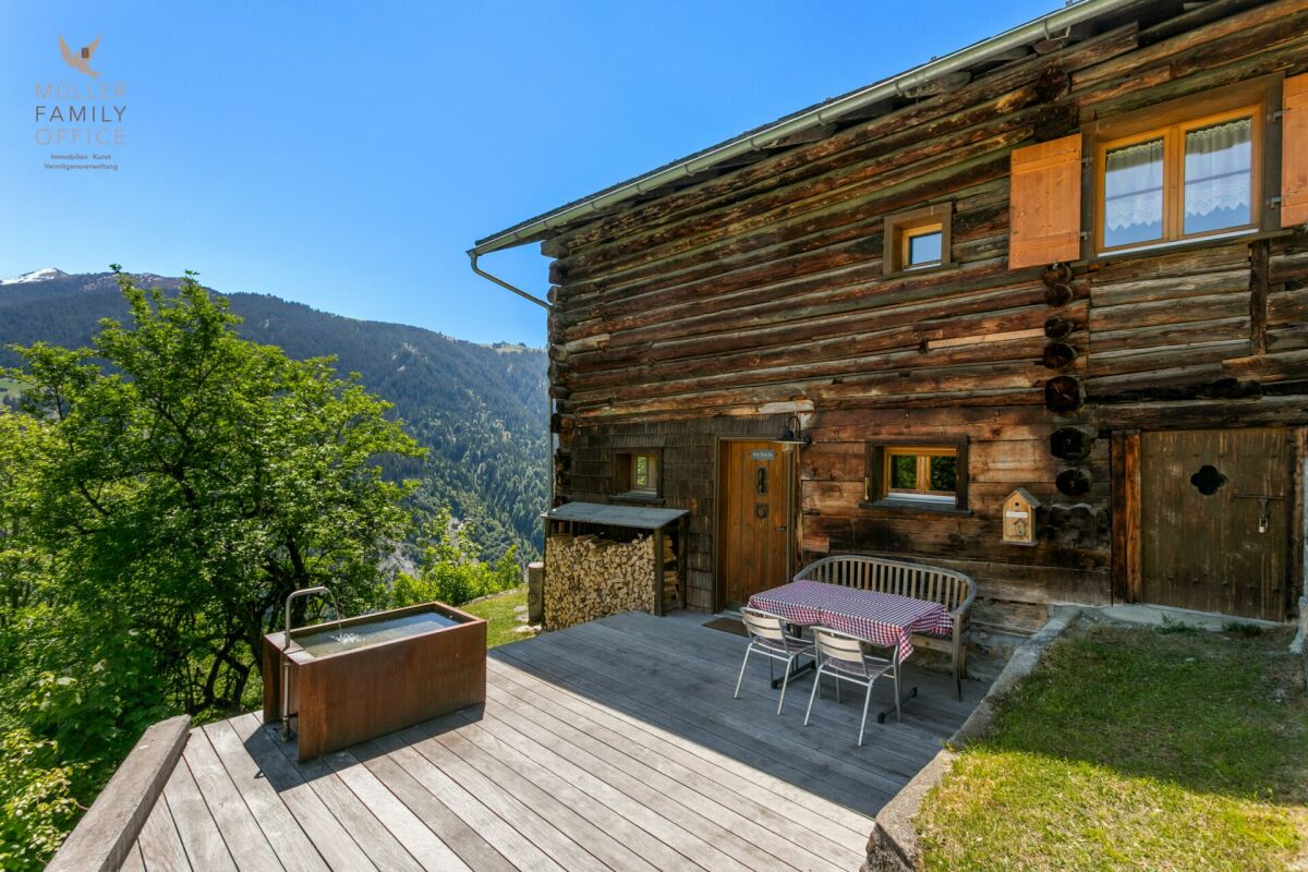 Charaktervolles Ferienhaus mit traumhafter Fernsicht über das Prättigau