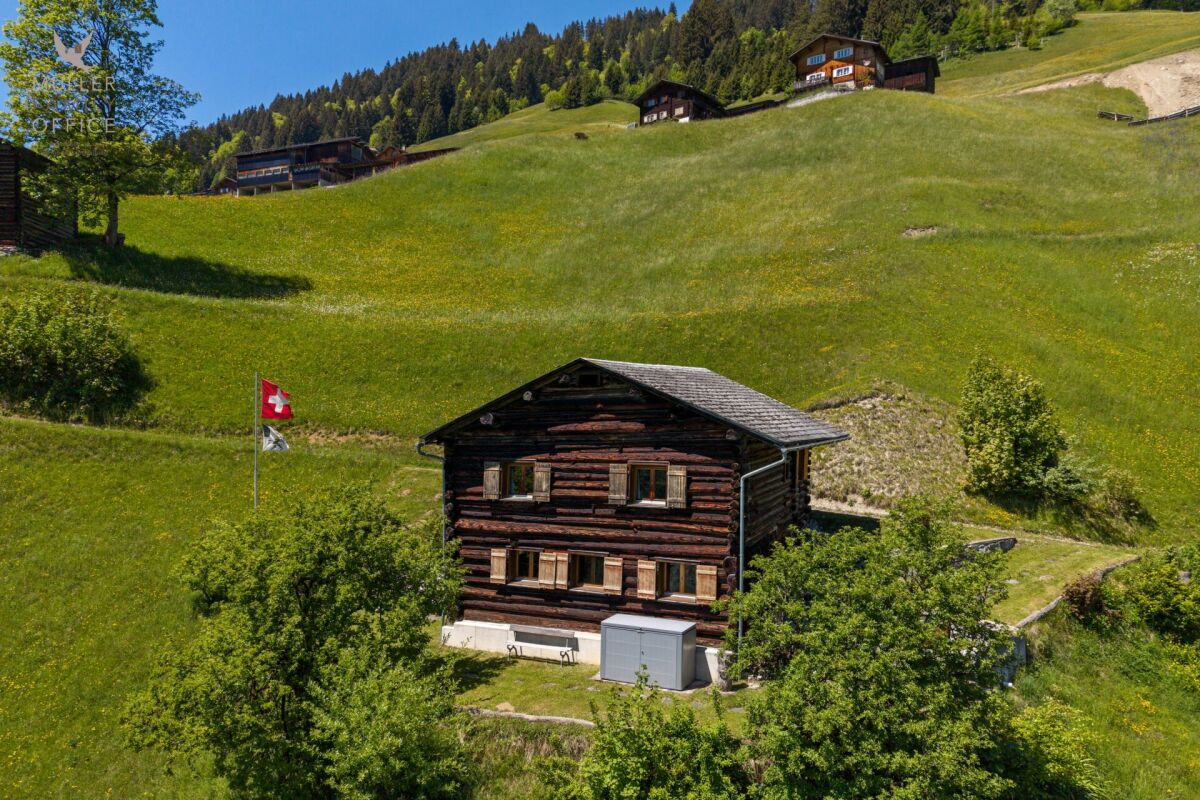 Charaktervolles Ferienhaus mit traumhafter Fernsicht über das Prättigau