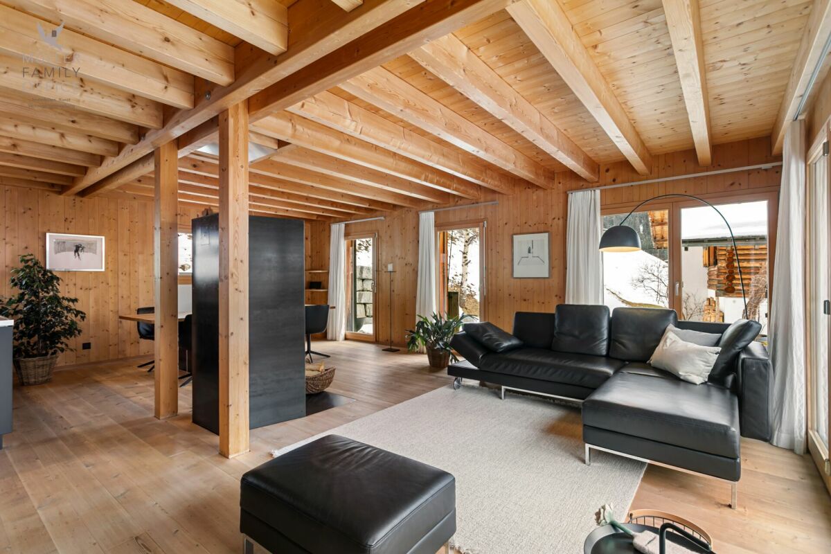Stilvolles Holzhaus mit alpinem Charme und nachhaltigem Wohn- und Energiekonzept