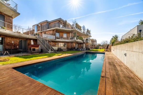 Exklusive 5 1/2 Zimmer-Maisonette-Attikawohnung mit Alpsteinblick und Aussenpool im Miteigentum 1