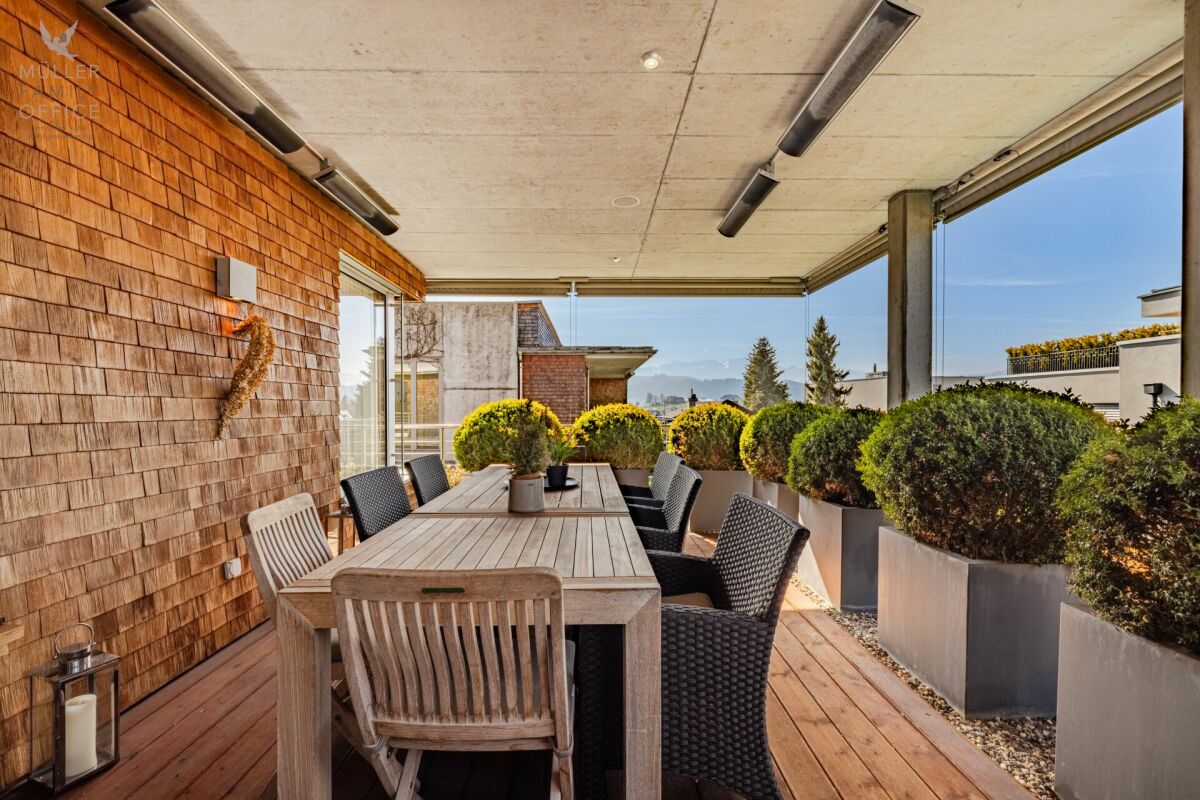 Exklusive 5 1/2 Zimmer-Maisonette-Attikawohnung mit Alpsteinblick und Aussenpool im Miteigentum