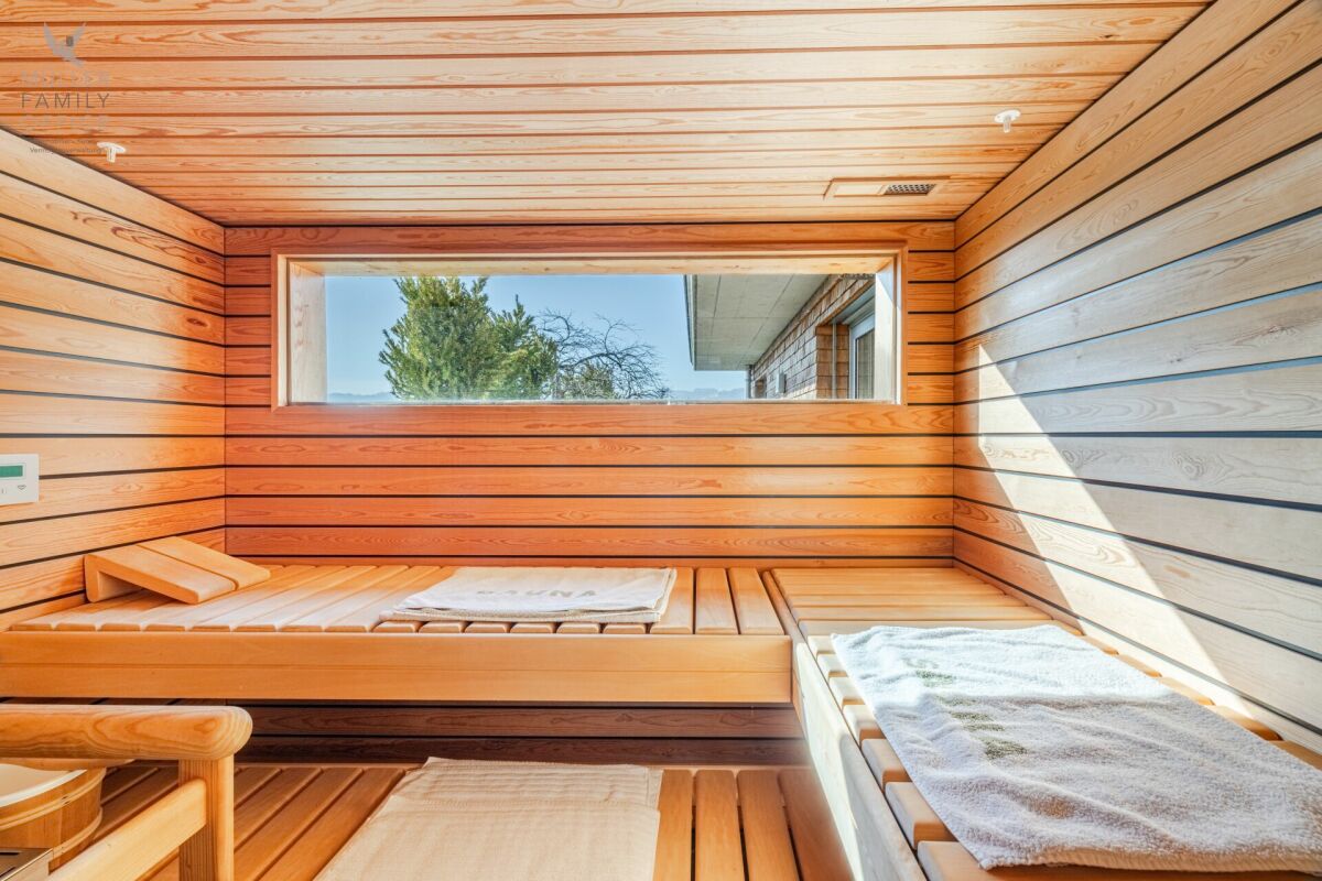 Exklusive 5 1/2 Zimmer-Maisonette-Attikawohnung mit Alpsteinblick und Aussenpool im Miteigentum