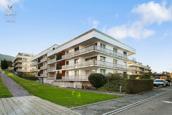 Ruhige Eleganz mit Aussicht - 5 1/2 Zimmer-Attika-Wohnung mit Blick auf den Bodensee 1