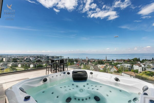 Ein Zuhause mit Horizont - Stilvolle 5 1/2 Zimmer-Attika-Maisonette über dem Bodensee 1