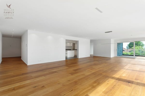 Lichtdurchflutete 5 1/2 Zimmer-Terrassen-Wohnung in sehr gepflegter und ruhiger Wohnanlage 13