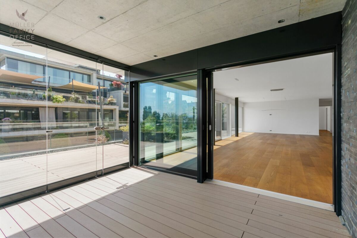 Lichtdurchflutete 5 1/2 Zimmer-Terrassen-Wohnung in sehr gepflegter und ruhiger Wohnanlage