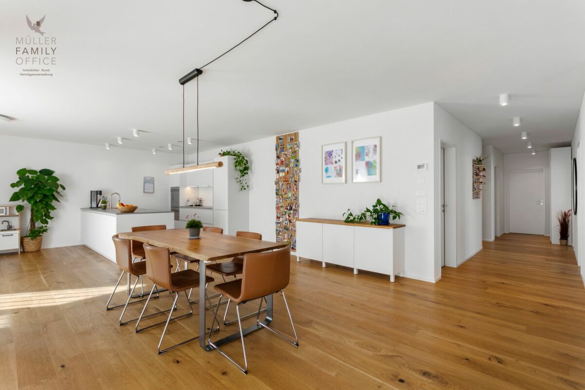 Neuwertige 5 1/2 Zimmer-Minergie-Wohnung mit grossem Balkon und hochwertigem Ausbau