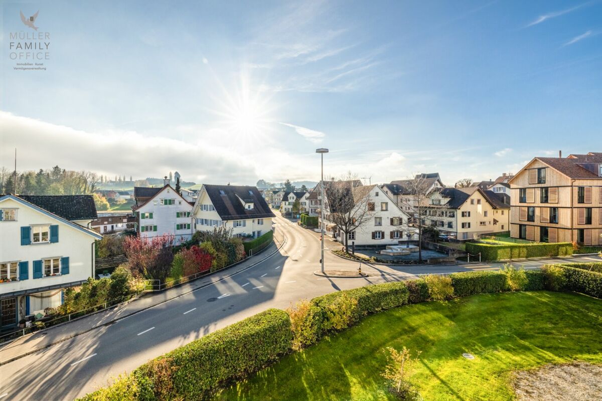 Schöne und sehr gepflegte 4 1/2 Zimmer-Wohnung in der  Überbauung 