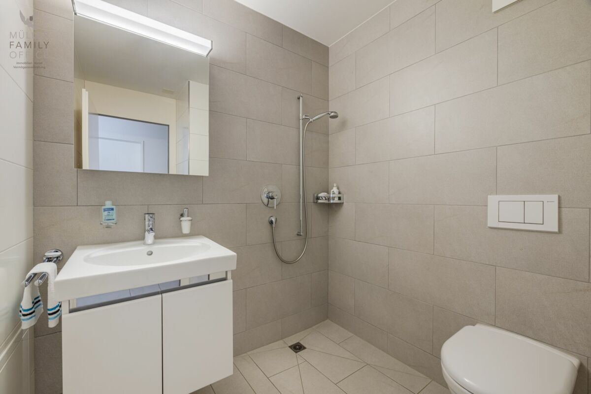 Schöne und sehr gepflegte 4 1/2 Zimmer-Wohnung in der  Überbauung 