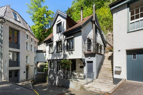 Urbanes Einfamilienhaus mit Atelier nahe Altstadt und Mülenenschlucht 1