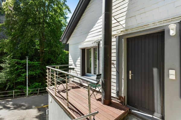 Urbanes Einfamilienhaus mit Atelier nahe Altstadt und Mülenenschlucht 4