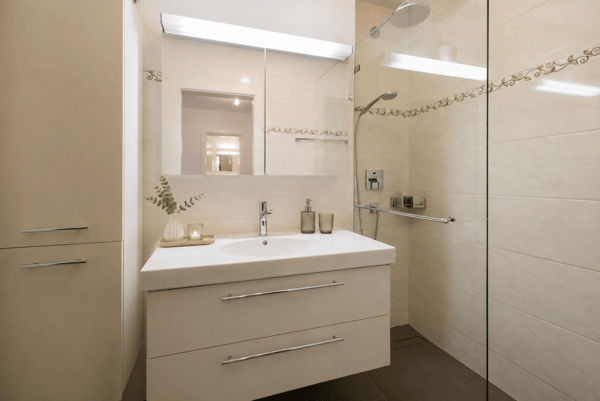 Moderne 2 1/2 Zimmer-Ferienwohnung mit grossem Pool an attraktiver Lage in Ascona 9